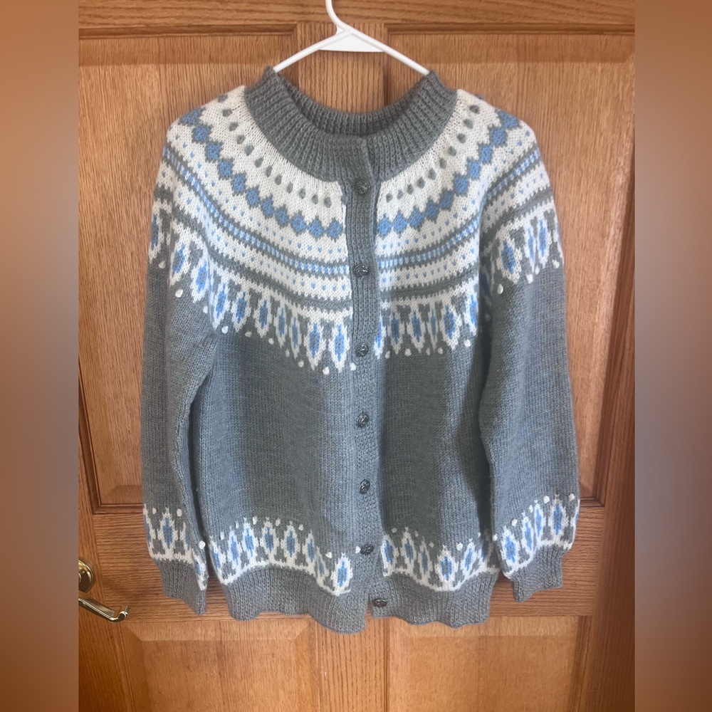 Dale of Norway Gorgeous! Wool Gray and White Patterned Women's Sweater